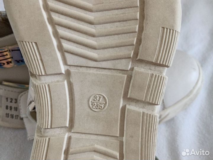 Ботинки демисезонные для девочки 37 размер