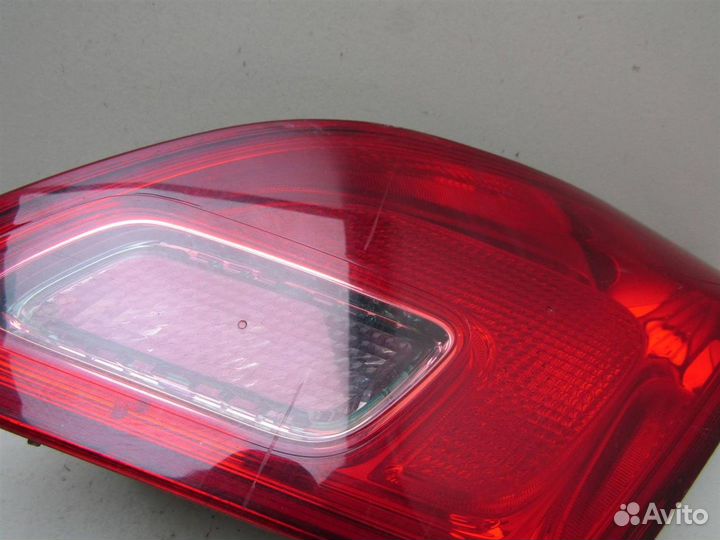 Фонарь задний внутренний правый Opel Astra J 2010