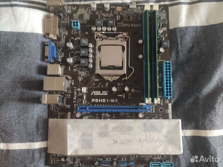 Материнская плата с процессором и памятью