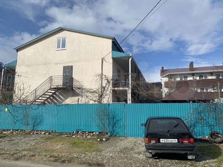 Дом 378 м² на участке 5 сот.