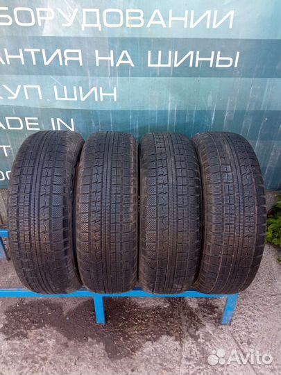 Toyo Winter Tranpath MK4a 215/60 R17 96Q