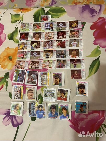 Вкладыши от жвачек с футболом и спортом