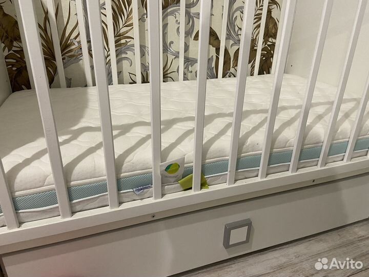 Детская кровать с матрасом