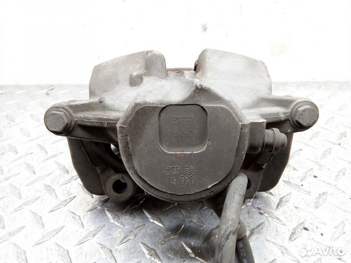 Суппорт передний левый Mercedes C-klasse W204