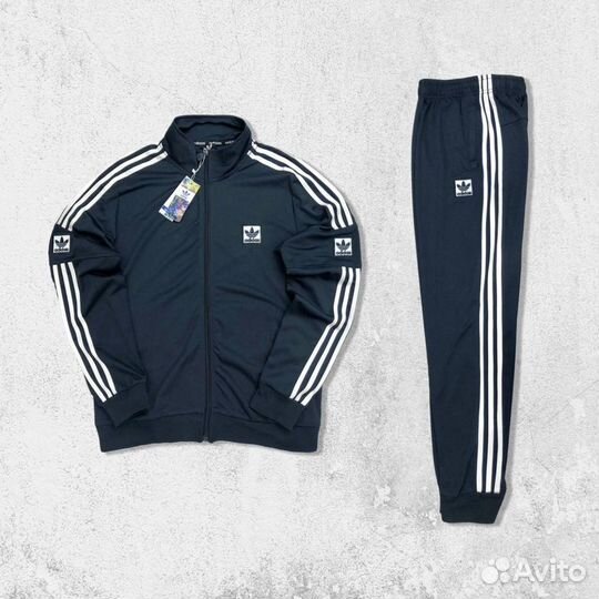 Спортивный костюм adidas