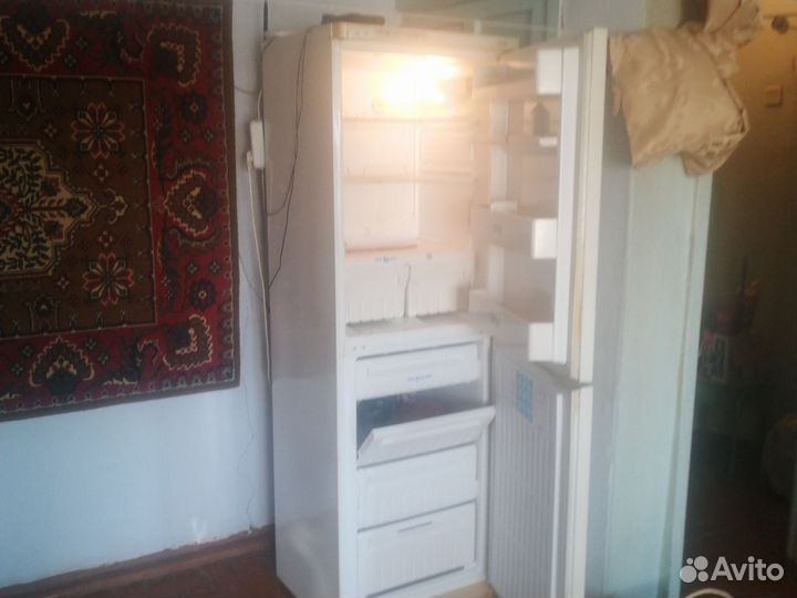 Холодильник Stinol