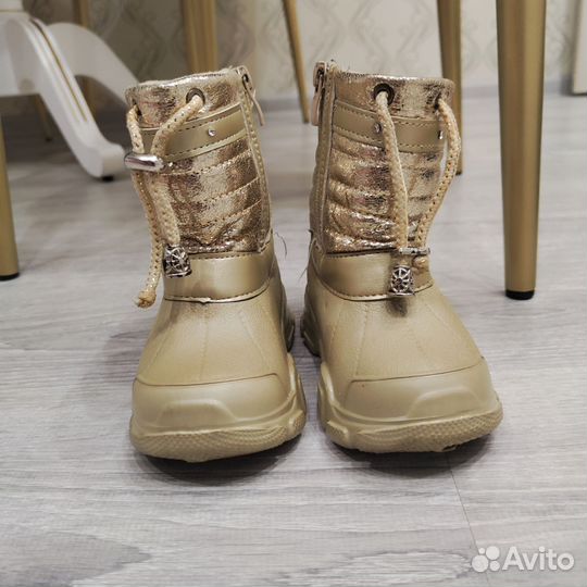 Сапожки для девочки