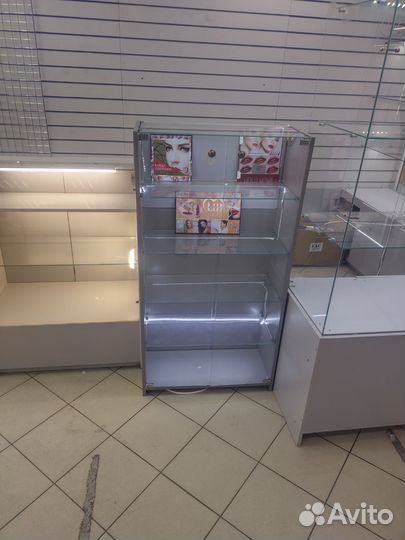 Шкафы витрины стеклянные