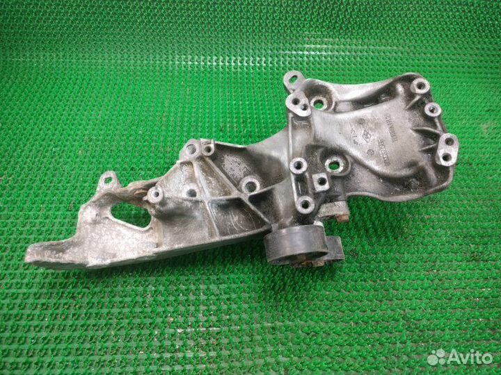 Кронштейн генератора Renault Logan 1 K7M 2012