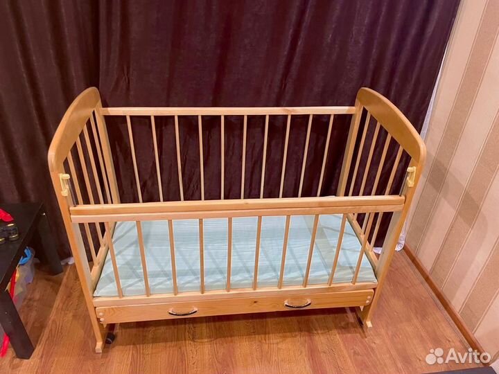 Детская кроватка