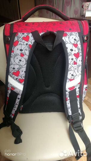 Портфель школьный (рюкзак, ранец)