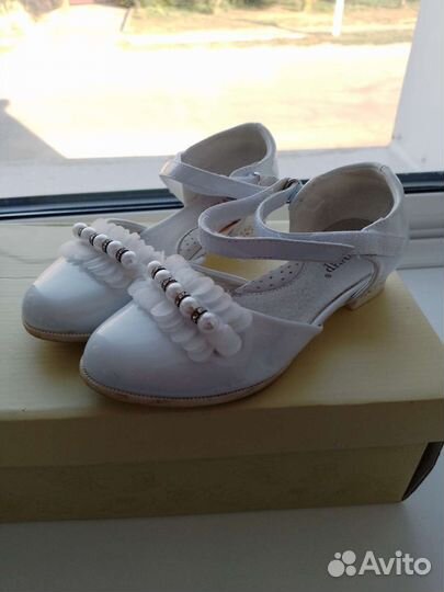 Туфли белые для девочки