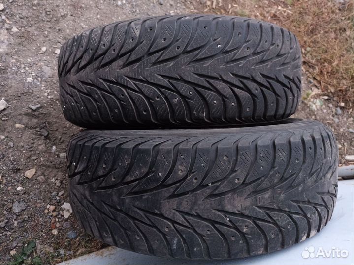 Yokohama Ice Guard Studless IG50 215/60 R16 99T