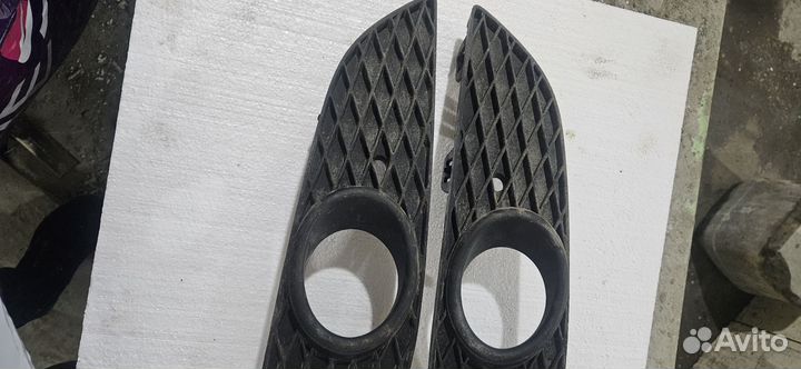 Накладки на противотуманные фары Опель Astra H