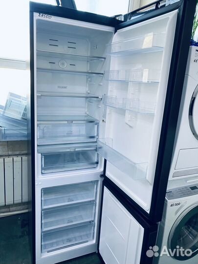 Черный Холодильник Hotpoint Ariston