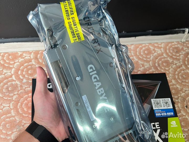 Gigabyte RTX 3080 12g новая не вскрытая