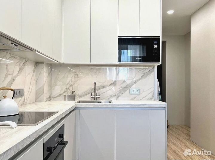 Кухня угловая с барной стойкой