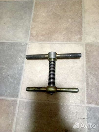 Приспособление для утапливания тормозных целиндров