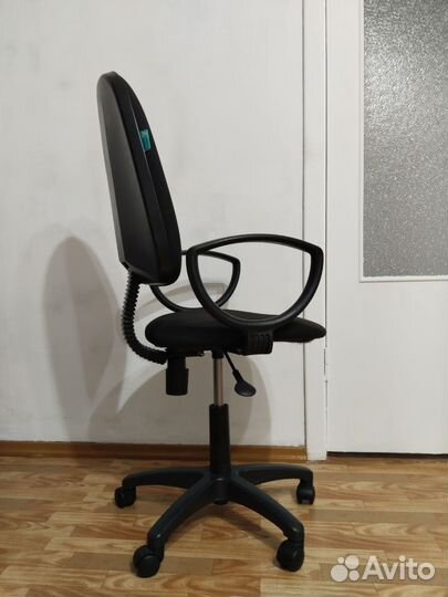 Компьютерное кресло