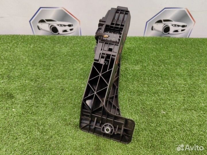 Педаль газа Bmw X1 E84 N20B20A 2011