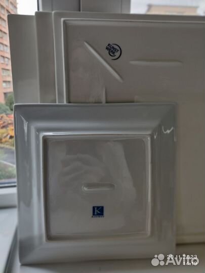 Тарелки большие квадратные