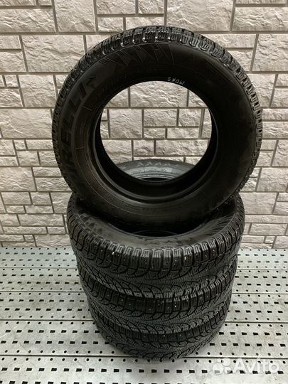 Pirelli Winter Carving Edge 215/65 R16
