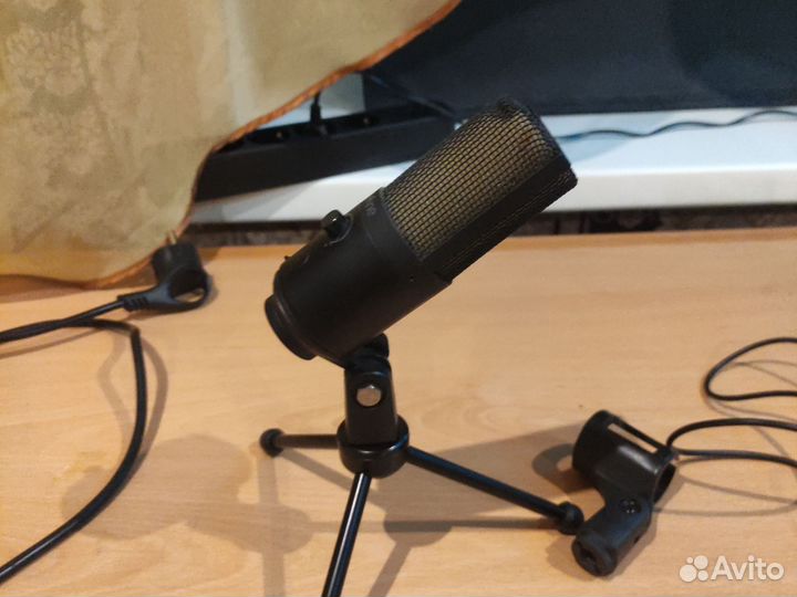 Микрофон студийный