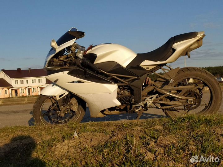 Minsk Megelli R250