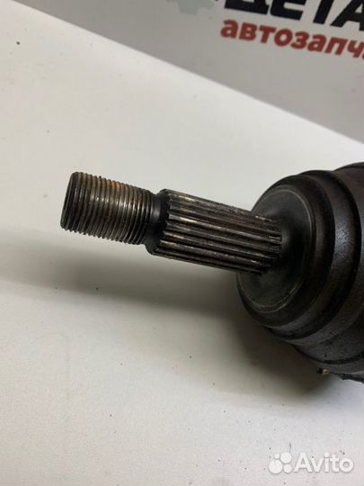 Полуось левый Volkswagen Vento седан 1.8 AAM 1992