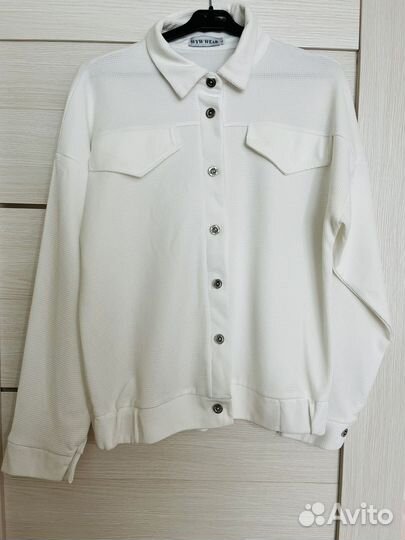 Костюм женский белый 48