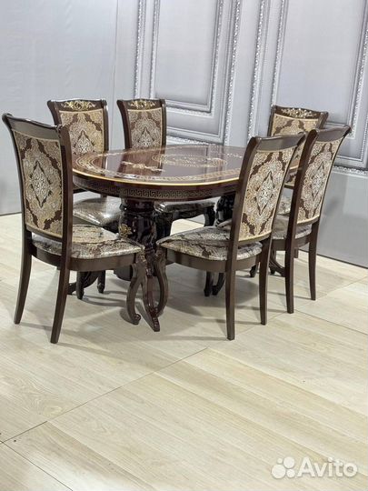 Столы и стулья