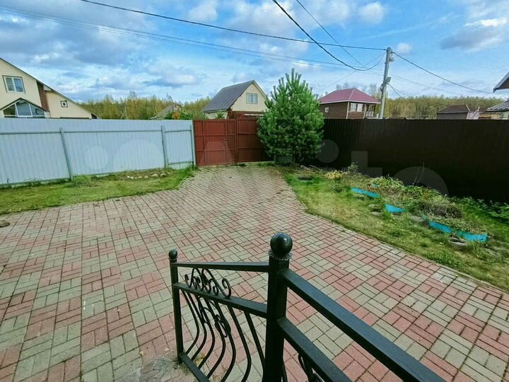 Коттедж 190 м² на участке 12 сот.