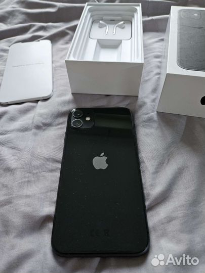 Телефон iPhone 11