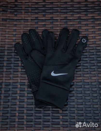 Зиминие перчатки nike