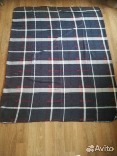 Пледы и покрывало