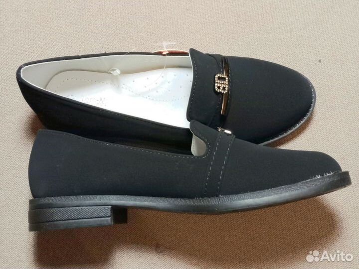 Новые замшевые туфли. р.34 и 35