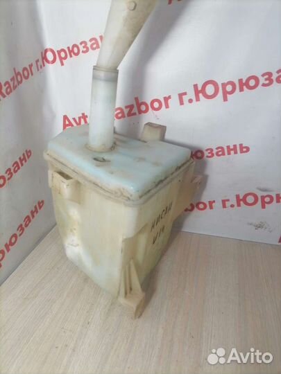 Бачёк омывателя Nissan Bluebird U14