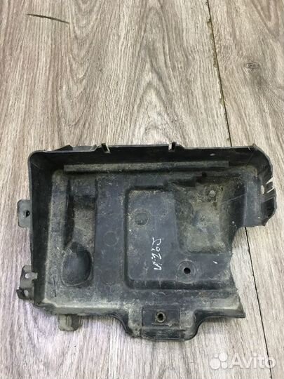 Полка аккумулятора Opel Astra H