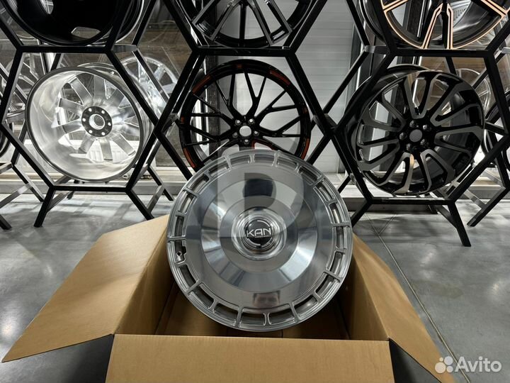 Кованые диски на Range Rover Sport R22