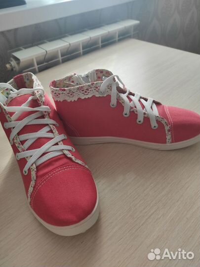 Кеды для девочки новые 35