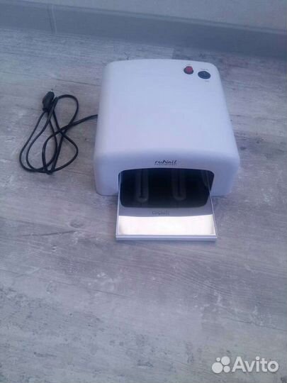 Лампа Runail Professional для сушки ногтей