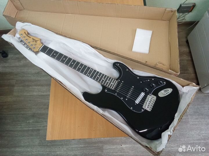 Электрогитара Fender Stratocaster