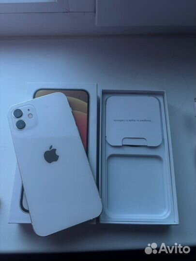 iPhone 12, 64 ГБ