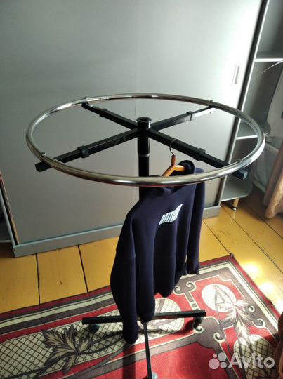 Вешалка для одежды напольная металлическая