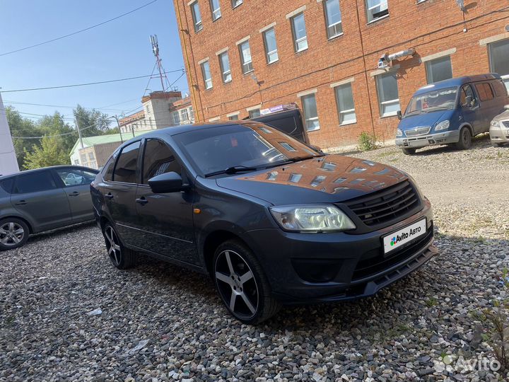 LADA Granta 1.6 МТ, 2015, 108 000 км