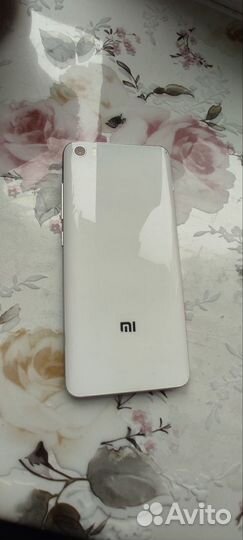 Xiaomi Mi 5, 3/64 ГБ