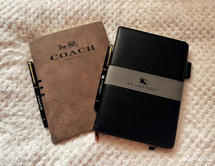 Блокноты с ручкой Coach и Burberry