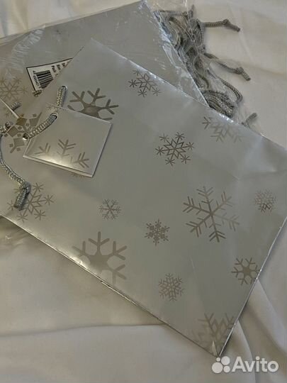 Бумажные подарочные пакеты