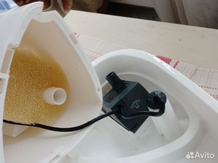 Фонтан поилка для кошек Amigo