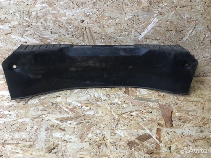 Обшивка багажника задняя Ford Focus седан iqdb